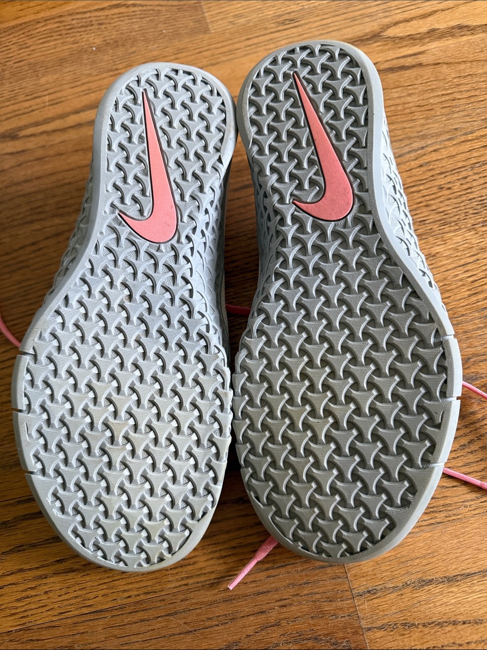 Women’s white and pink Nike Metcons - Picture 7 of 8